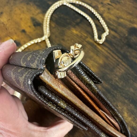 Louis Vuitton Vintage Monogram Compact Wallet - Picture 9 of 16